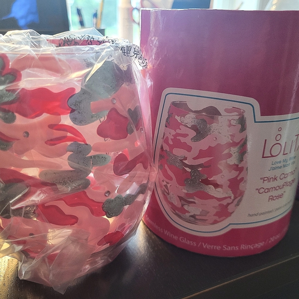 Lolita Camo Wine Glass Stemless in protective box, Brand New